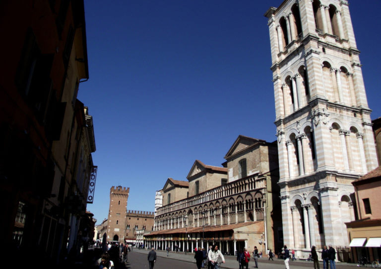 naturalmente-arte-guida-turistica-ferrara-contrada02