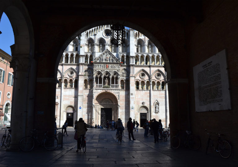 naturalmente-arte-guida-turistica-ferrara-ippogrifo02